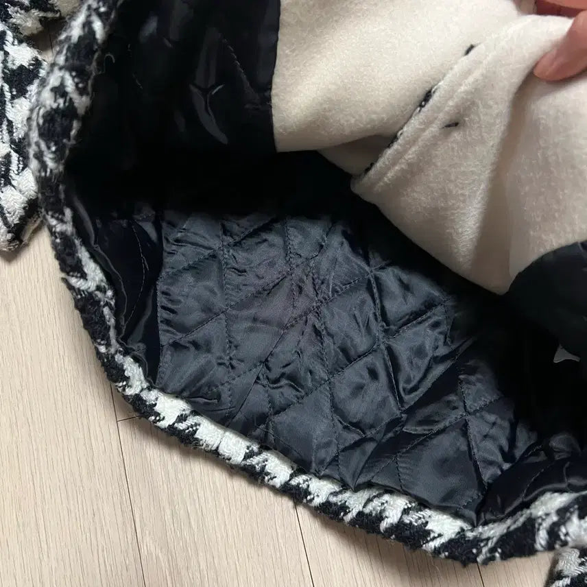 [BUNJANG] 더실루엣 하운드투스 울 캐시미어 배색카라 트위드자켓 퀼팅누빔안감하객룩시에 / 더실루엣 하운드투스 울 캐시미어 배색카라 트위드자켓 퀼팅누빔안감하객룩시에