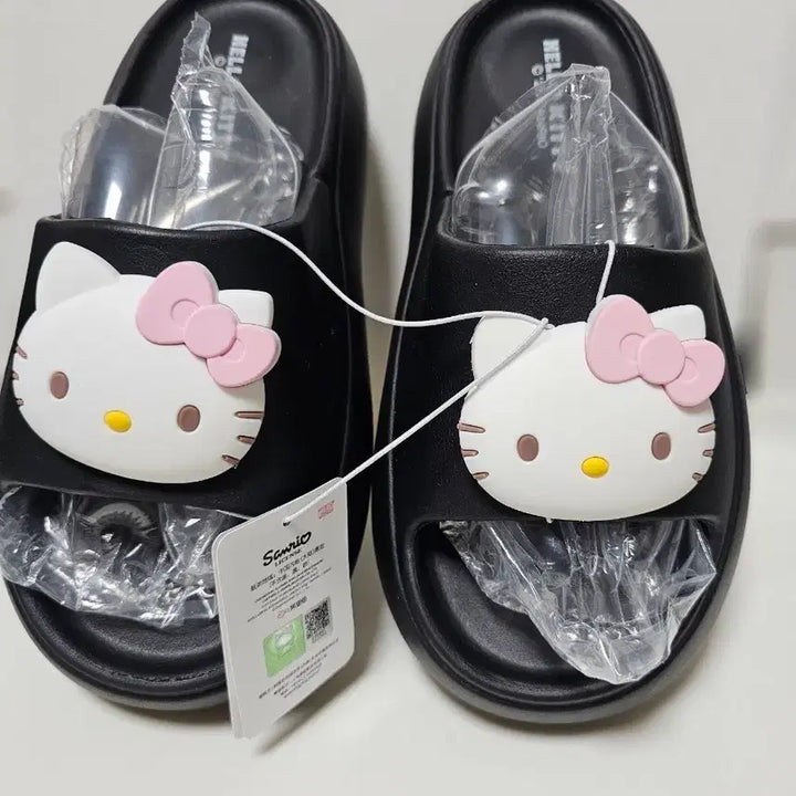 [SOLD OUT] 헬로키티 블랙 통굽 슬리퍼 250mm(235~240추천)