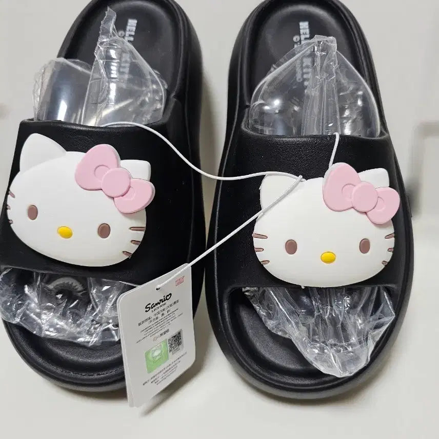 [SOLD OUT] 헬로키티 블랙 통굽 슬리퍼 250mm(235~240추천)