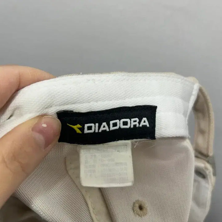 [BUNJANG] Diadora Beige Ball Cap Hat / 디아도라 볼캡 베이지색 모자