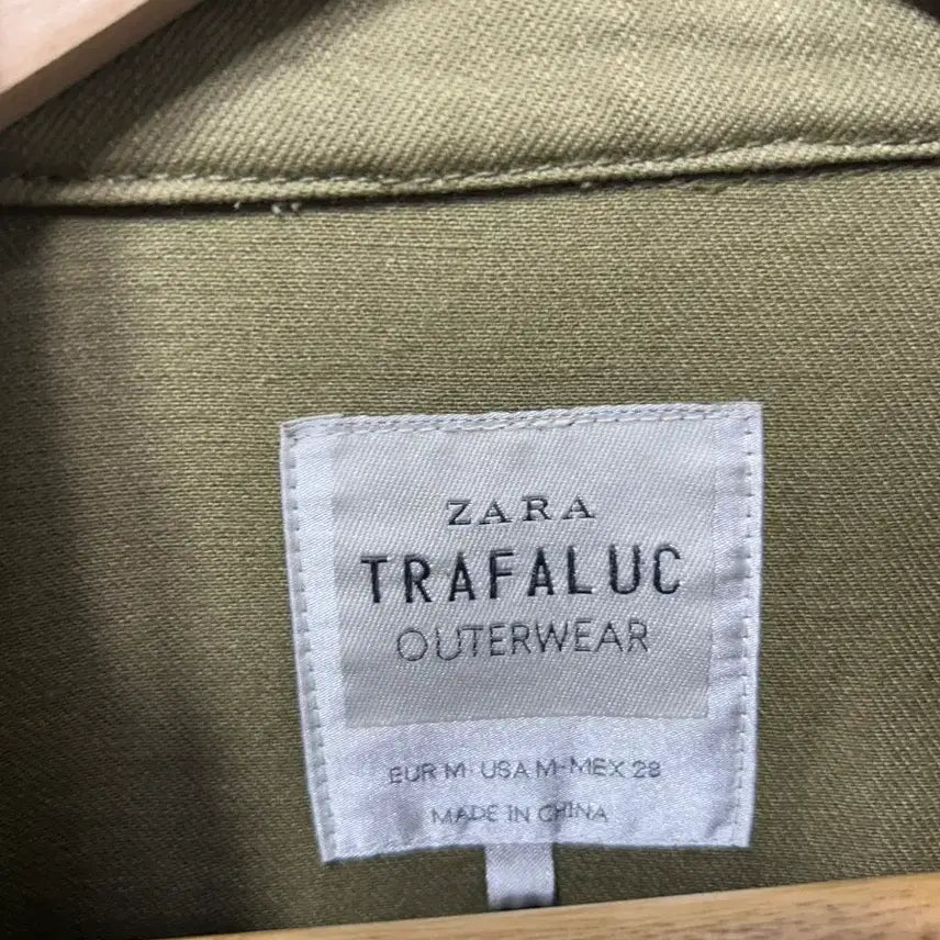 [SOLD OUT] 자라 트라팔룩 카키색 후드 야상 점퍼