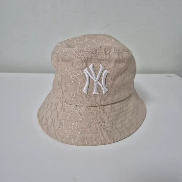 [BUNJANG] MLB NY Yankees Beige Monogram Bucket Hat / MLB NY 양키스 베이지 모노그램 벙거지