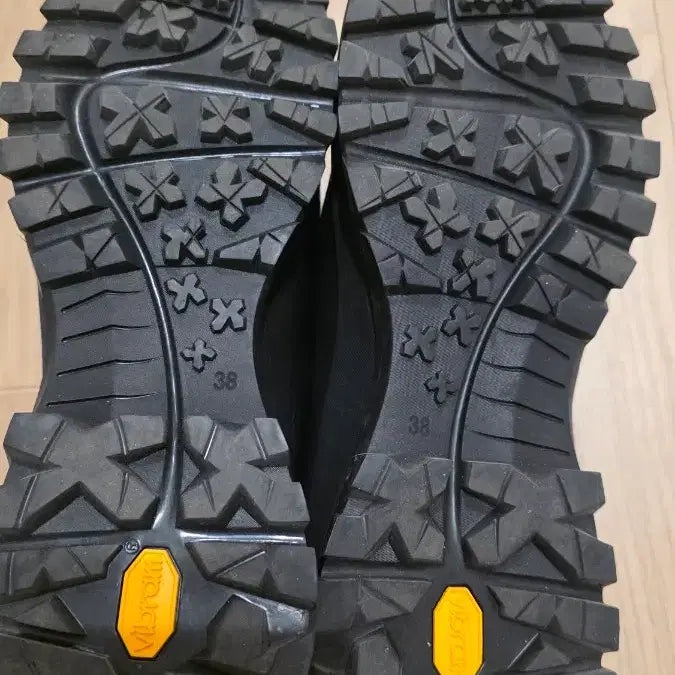 [BUNJANG] Urbanic Tyrolian Vibram Loafers Black / 얼바닉 티롤리안 비브람 로퍼 블랙
