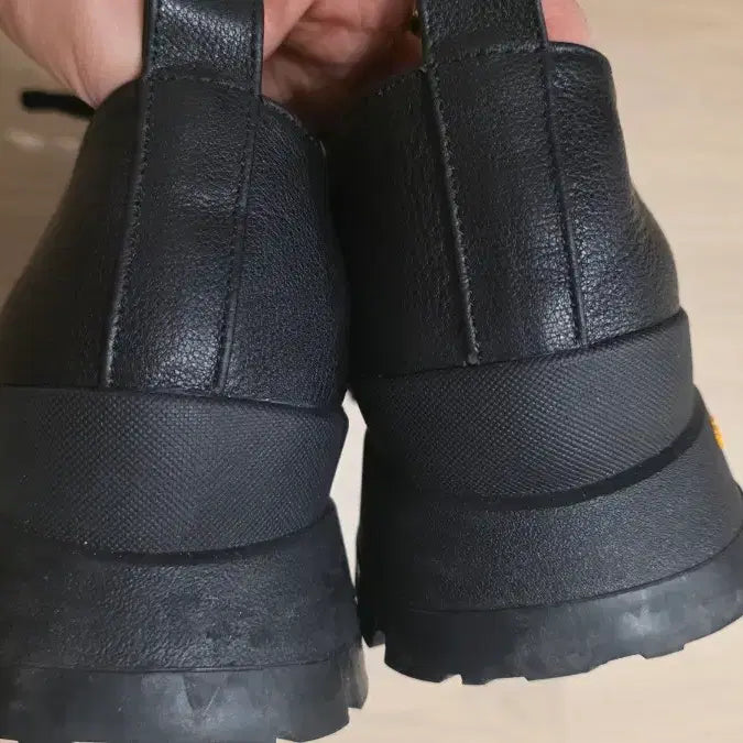 [BUNJANG] Urbanic Tyrolian Vibram Loafers Black / 얼바닉 티롤리안 비브람 로퍼 블랙