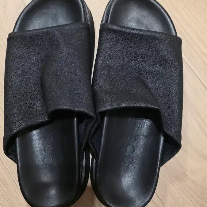 [BUNJANG] COS Black Leather Slippers / COS 블랙 가죽 슬리퍼 39사이즈