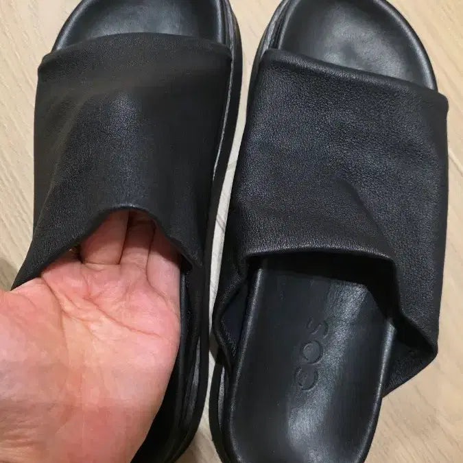 [BUNJANG] COS Black Leather Slippers / COS 블랙 가죽 슬리퍼 39사이즈