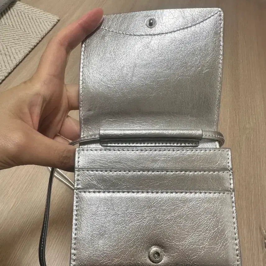 [BUNJANG] Fleur Marti Petit Bag Mini Cross Card Bag Silver / FLOR 플로르 마트리 쁘띠빽 미니 크로스 카드 가방 실버