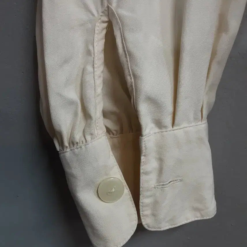 [BUNJANG] Liz Claiborne Ivory Silk Blouse / liz claiborne 아이보리 실크 100% 블라우스 S(66추천)