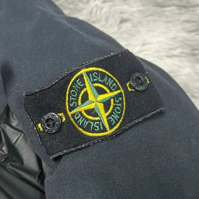 [SOLD OUT] [XL size] 스톤아일랜드 맨투맨 네이비