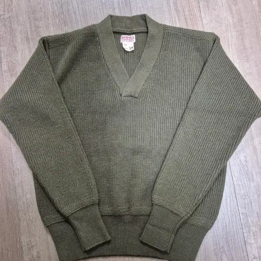 [BUNJANG] Bronson V-Neck Knit Sweater / 브론슨 V넥 니트 38사이즈(한귝100)