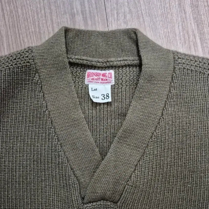 [BUNJANG] Bronson V-Neck Knit Sweater / 브론슨 V넥 니트 38사이즈(한귝100)