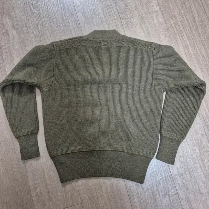 [BUNJANG] Bronson V-Neck Knit Sweater / 브론슨 V넥 니트 38사이즈(한귝100)