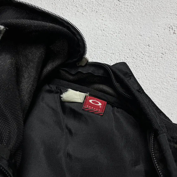 [SOLD OUT] Vintage 00s Oakley Icon Backpack