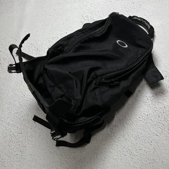 [SOLD OUT] Vintage 00s Oakley Icon Backpack