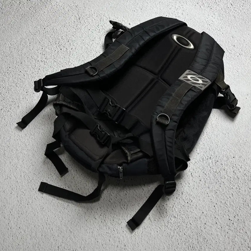 [SOLD OUT] Vintage 00s Oakley Icon Backpack