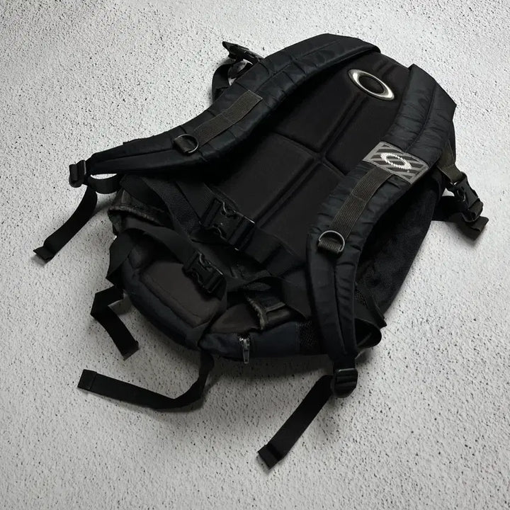 [SOLD OUT] Vintage 00s Oakley Icon Backpack