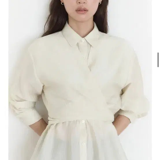 [BUNJANG] YuJe Wrap Blouse Ivory / <새상품> 유제 랩 블라우스 아이보리 판매합니다 12만원