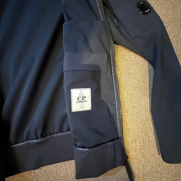 [BUNJANG] CP Company Shell-R Navy Jacket (Size 52) / CP컴퍼니 쉘R 네이비 자켓(사이즈52) 유사제품 등과 교환->50