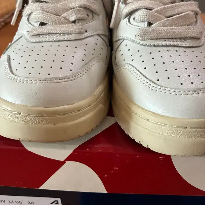 [BUNJANG] Autry Medalist Silver Tab Sneakers / 오트리메달리스트 실버탭38(정품)