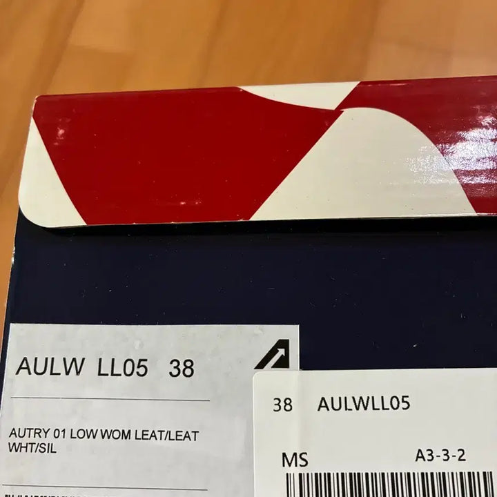 [BUNJANG] Autry Medalist Silver Tab Sneakers / 오트리메달리스트 실버탭38(정품)