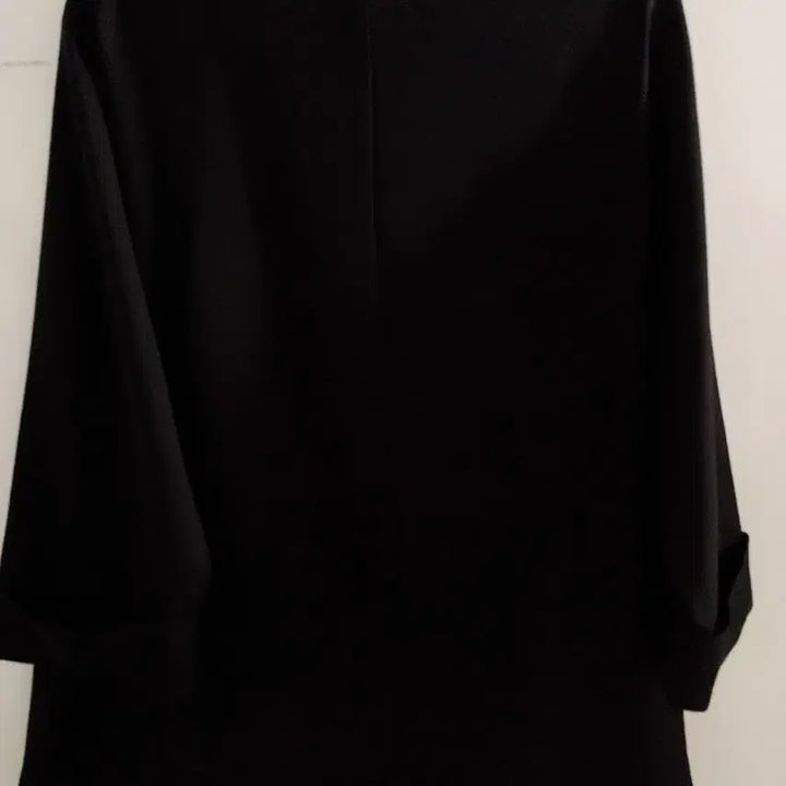 [SOLD OUT] 블랙 펀칭 블라우스