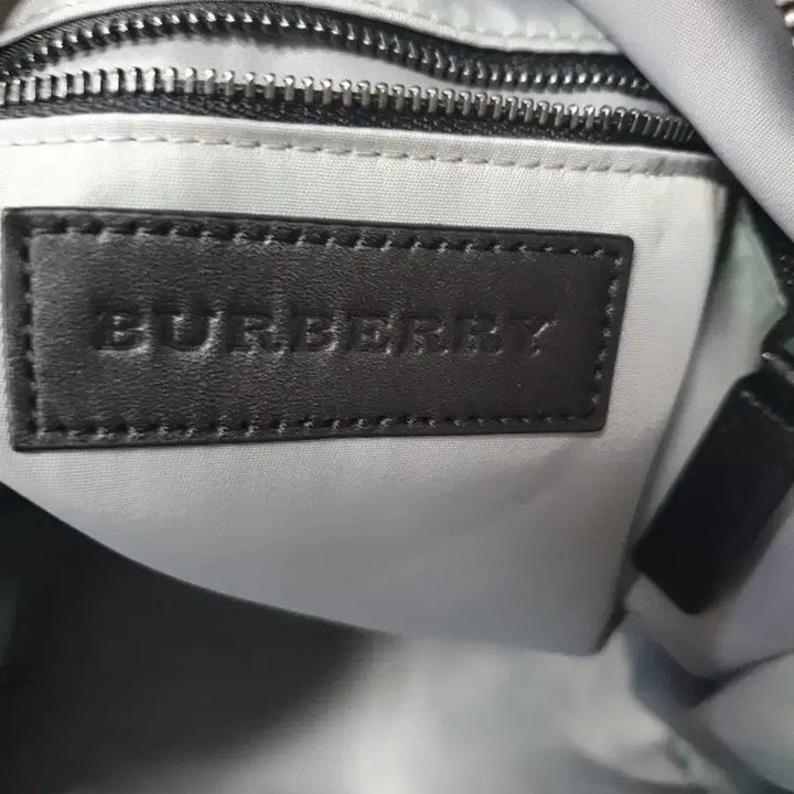 [BUNJANG] Burberry Nylon Check Tote Bag / 버버리 나일론 체크 토트백 /크로스백 컨디션 좋아요.