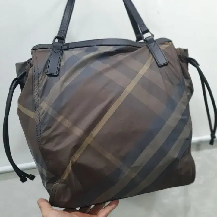 [BUNJANG] Burberry Nylon Check Tote Bag / 버버리 나일론 체크 토트백 /크로스백 컨디션 좋아요.