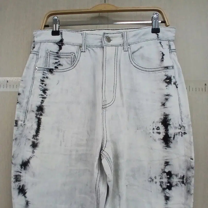 [BUNJANG] Mod9 White Washing Denim Pants / Mod9 화이트 워싱 데님 팬츠