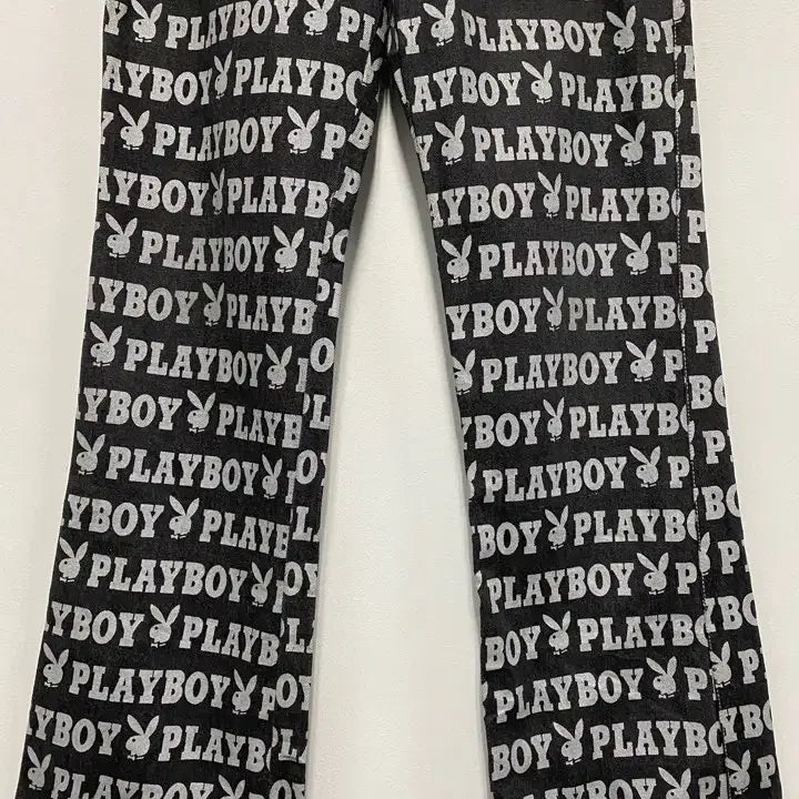 [BUNJANG] 빈티지 PLAY BOY 로고 프린팅 부츠컷 데님팬츠 / 빈티지 PLAY BOY 로고 프린팅 부츠컷 데님팬츠