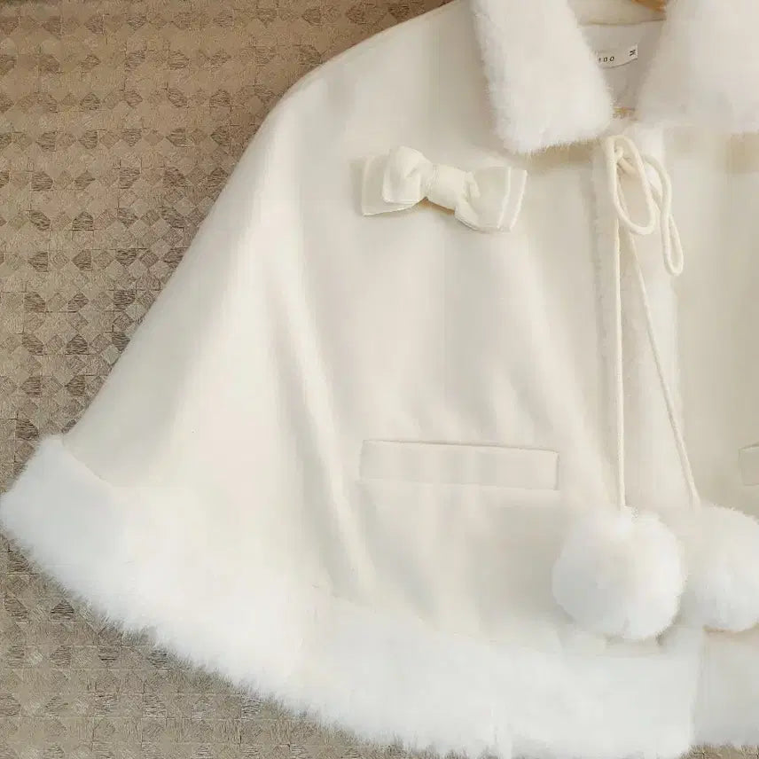 [BUNJANG] Ivory Fur Cape &amp; Skirt Set / 아이보리 퍼 망토 케이프 폼폼  &amp; 스커트 세트 히메갸루 라떼갸루 리즈리