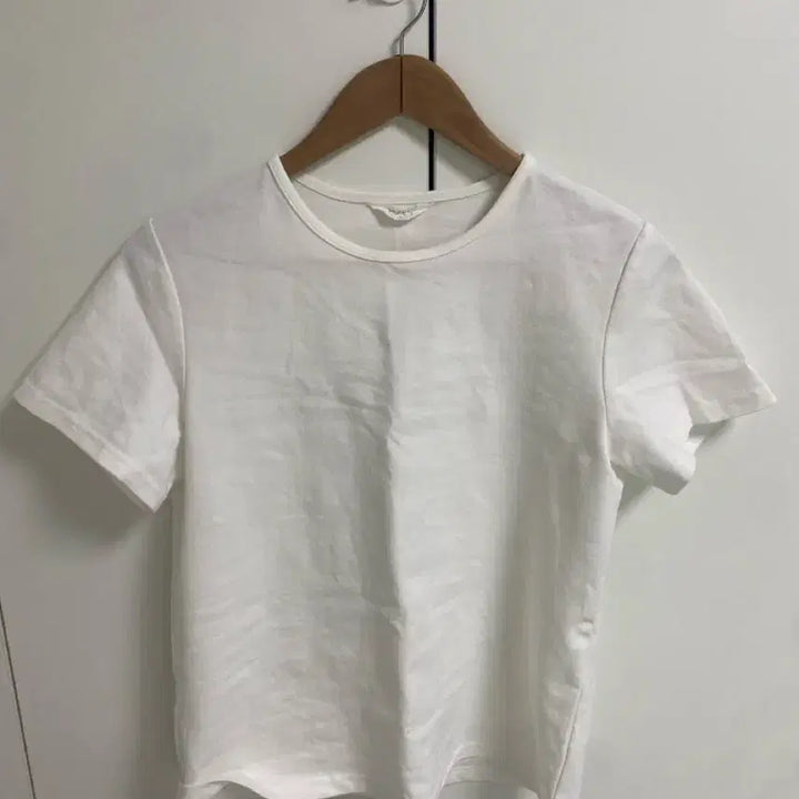 [SOLD OUT] 프븏스 프리티 멱살티 M 새상품급