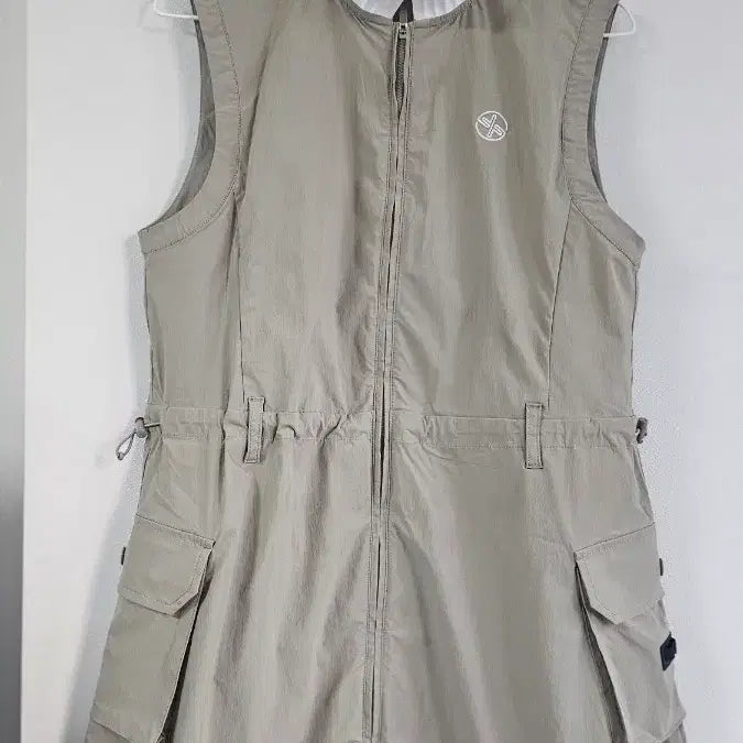 [SOLD OUT] 젝시믹스/ 베이지색 빅포켓 스트링 집업원피스 m