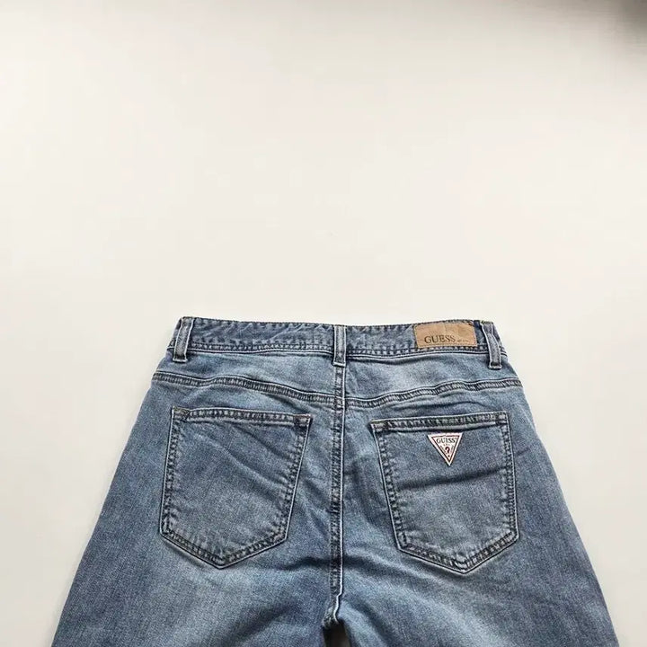 [SOLD OUT] 게스 청바지 슬림 연청 스판 데님 사이즈28 R5165