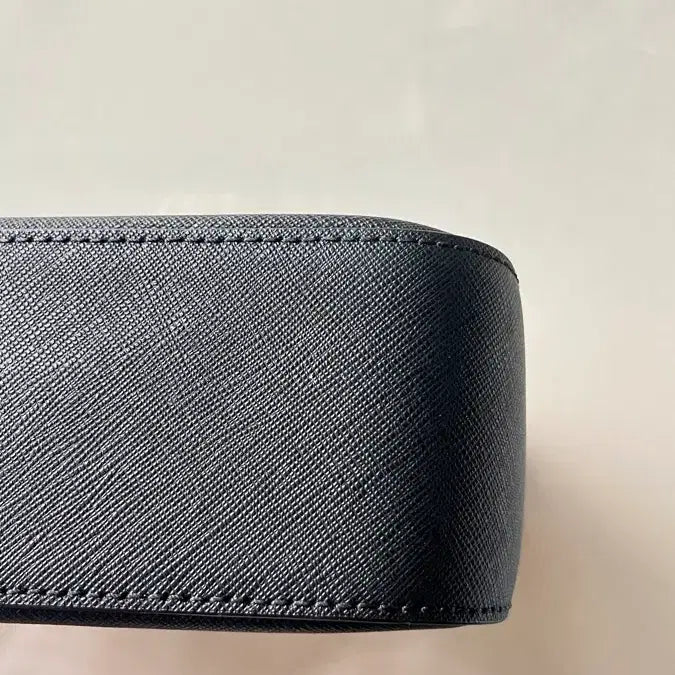 [SOLD OUT] 닥스 블랙 DD 로고 클러치백
