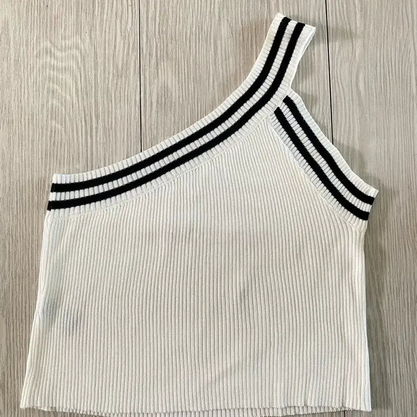 [BUNJANG] White One-Shoulder Knit Top / 화이트 골지 원숄더 니트 탑