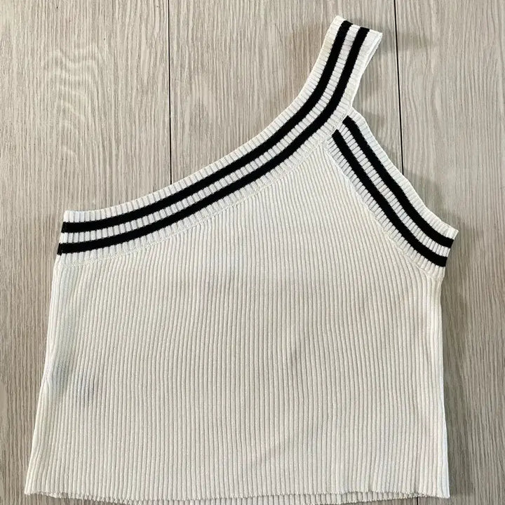 [BUNJANG] White One-Shoulder Knit Top / 화이트 골지 원숄더 니트 탑