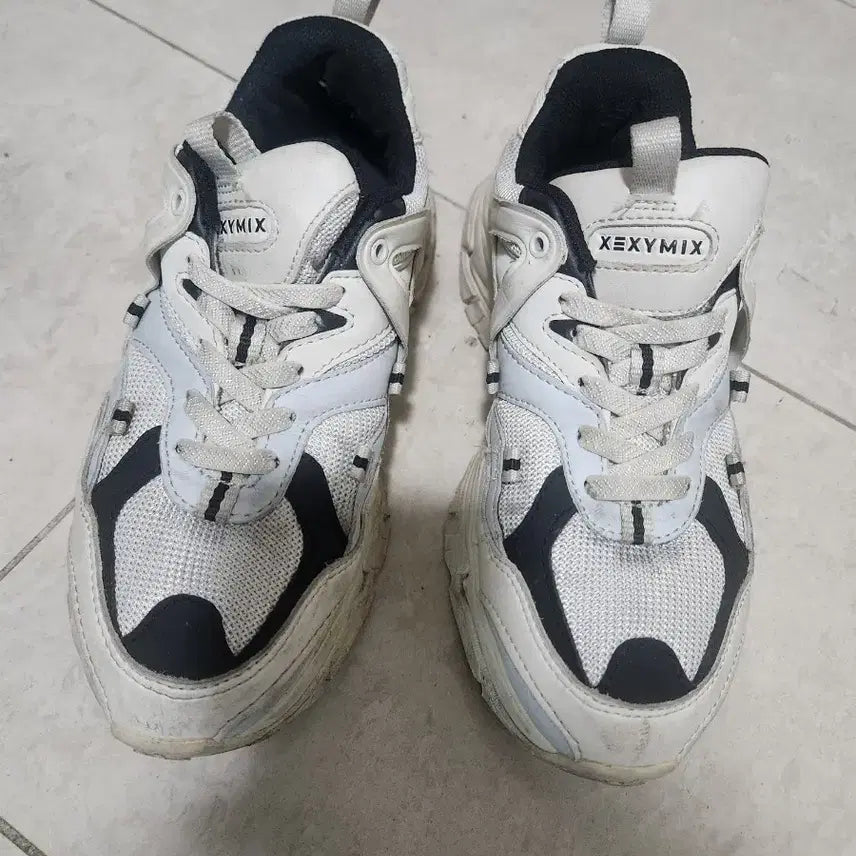 [BUNJANG] Xexymix Sneakers White Black / 젝시믹스 운동화 화이트 블랙