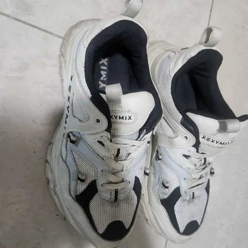 [BUNJANG] Xexymix Sneakers White Black / 젝시믹스 운동화 화이트 블랙