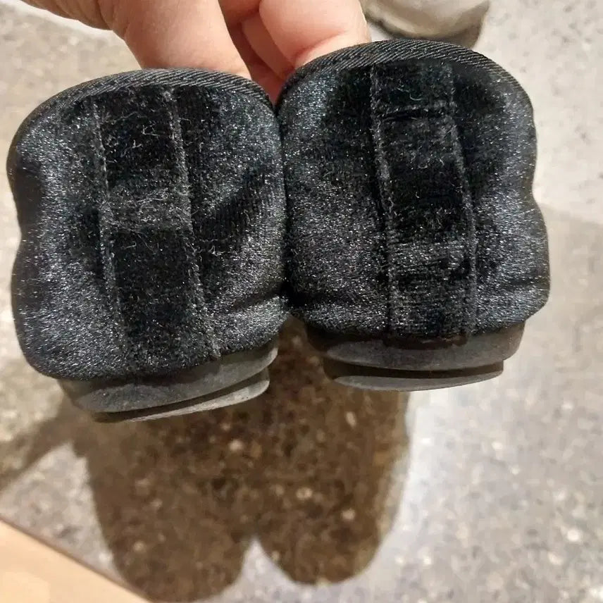 [BUNJANG] Jini Kim Black Mary Jane Shoes / 지니킴 펄감있는 블랙 메리제인슈즈 235