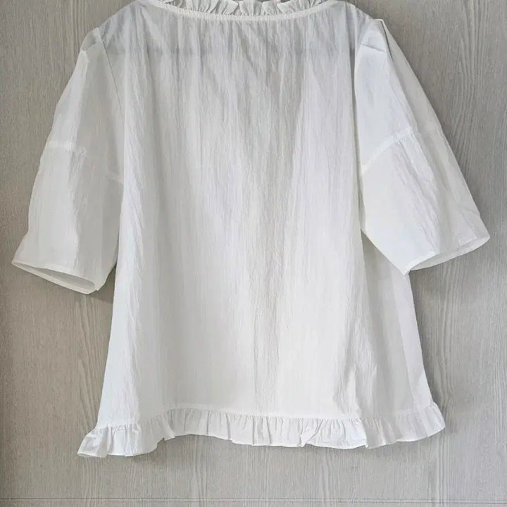 [BUNJANG] High-Quality Blouse / 고퀄 퍼프소매 화이트블라우스 새상품