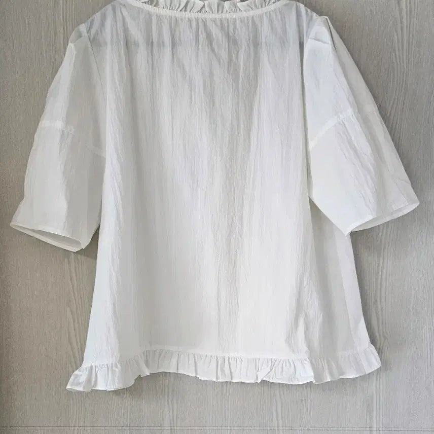 [BUNJANG] High-Quality Blouse / 고퀄 퍼프소매 화이트블라우스 새상품
