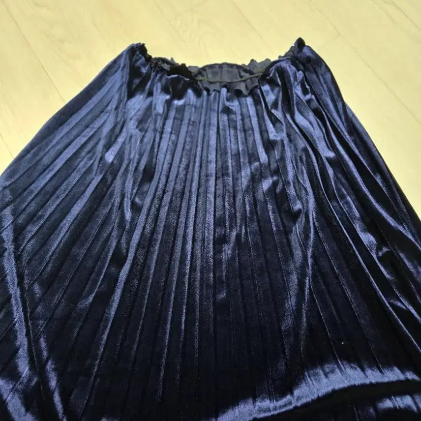 [BUNJANG] Satin Velvet Pleated Skirt Navy / 샤틴 벨벳 플리츠  스커트 네이비  밴딩