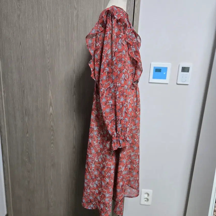 [SOLD OUT] 써스데이아일랜드 쉬폰 플라워 패턴 미디 원피스