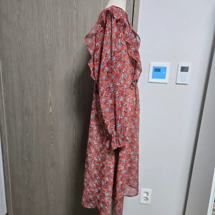 [SOLD OUT] 써스데이아일랜드 쉬폰 플라워 패턴 미디 원피스