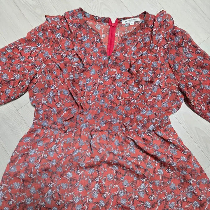 [SOLD OUT] 써스데이아일랜드 쉬폰 플라워 패턴 미디 원피스