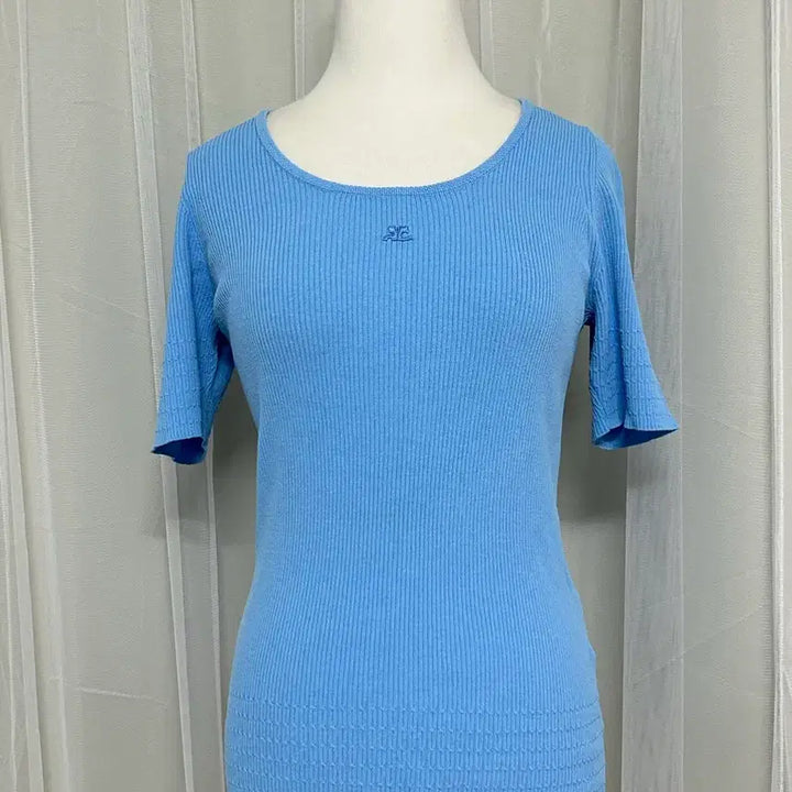 [BUNJANG] Courrèges Sky Blue Ribbed Rayon Knit Top / 꾸레쥬 스카이블루 리브 골지 레이온 니트 반팔