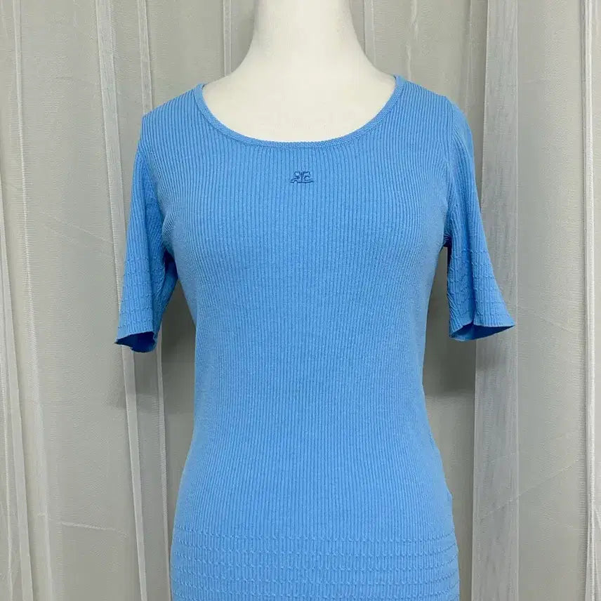 [BUNJANG] Courrèges Sky Blue Ribbed Rayon Knit Top / 꾸레쥬 스카이블루 리브 골지 레이온 니트 반팔