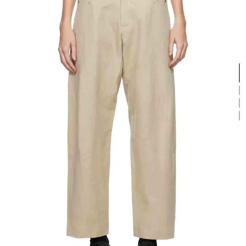 [BUNJANG] Hyeinseo 24FW Bent Trousers Beige / (2) 혜인서 24FW 벤트 트라우저 베이지 새상품 HYEINSEO