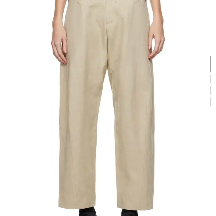 [BUNJANG] Hyeinseo 24FW Bent Trousers Beige / (2) 혜인서 24FW 벤트 트라우저 베이지 새상품 HYEINSEO