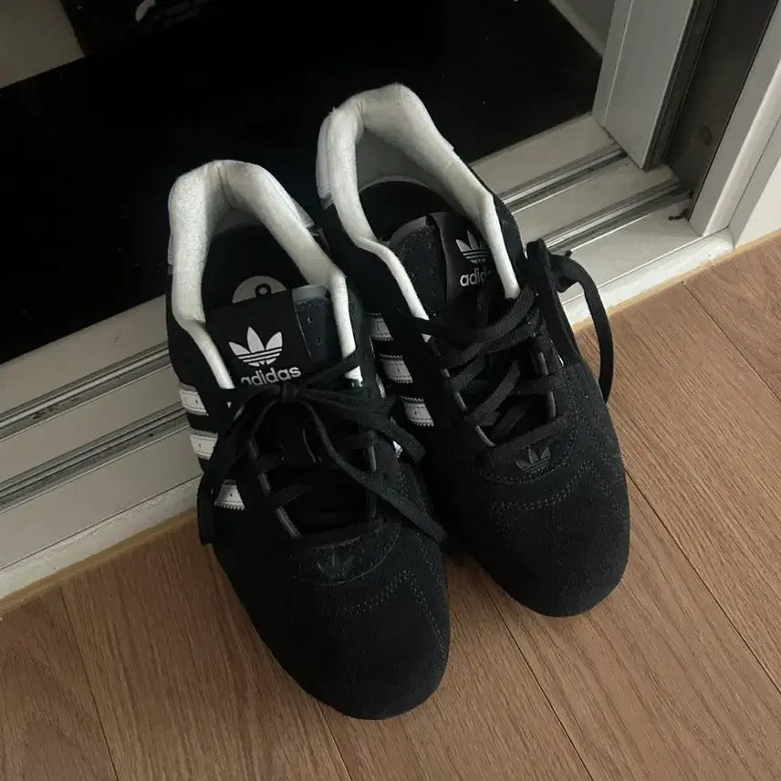 [BUNJANG] Adidas Originals Adiracer Low Core Black Cloud White / 아디다스 오리지널스 아디레이서 로우 코어 블랙 클라우드 화이트 225